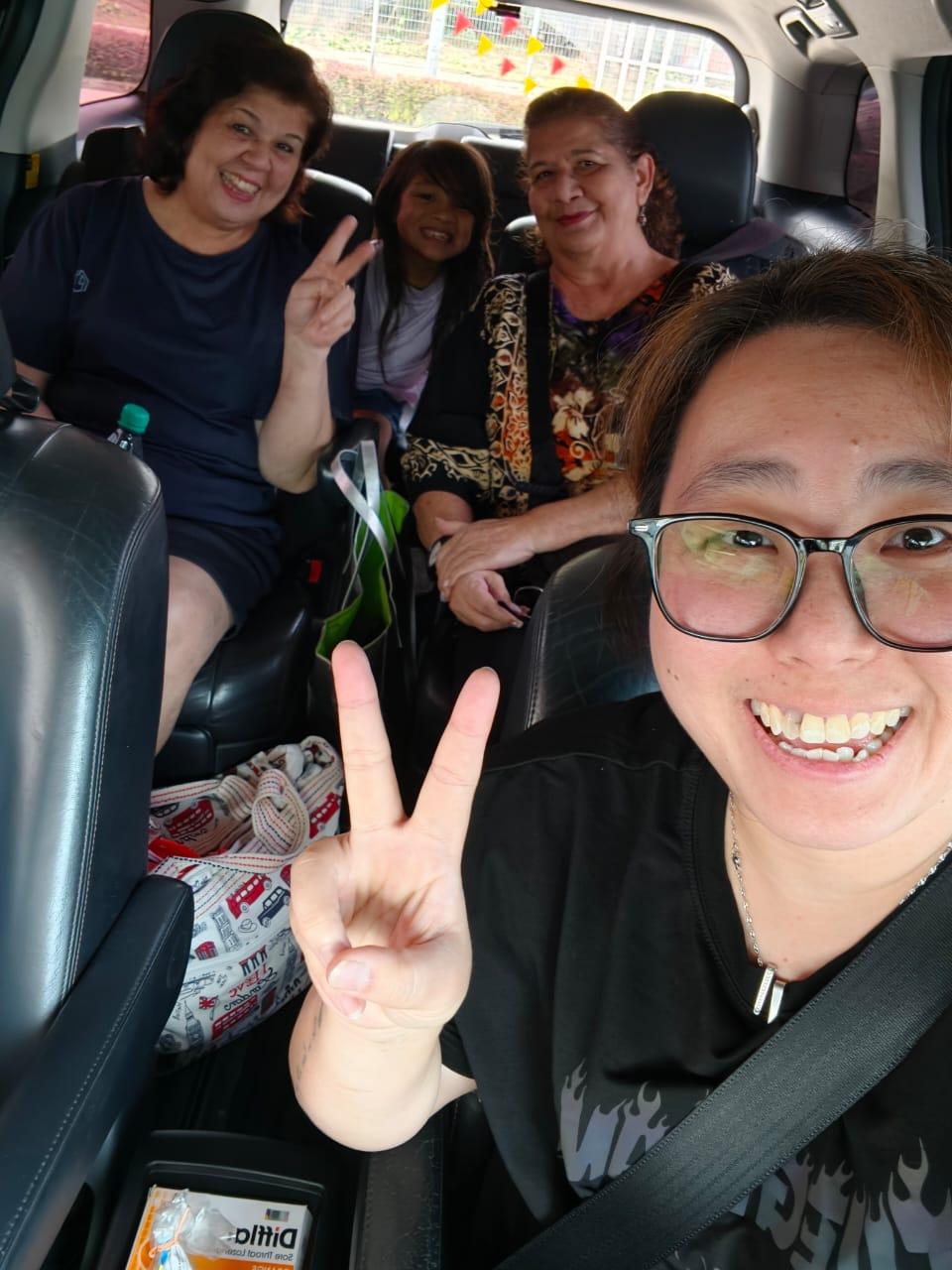 Family MPV luggage and stroller planning for Singapore to Malaysia private transport