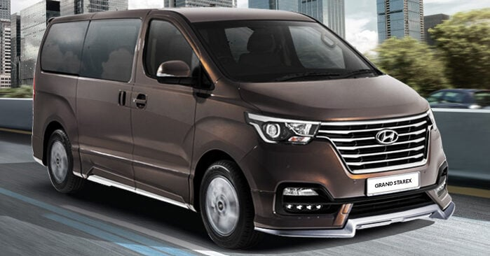 Hyundai Starex private MPV suitable for Singapore to Senai Airport transfer passengers and luggage